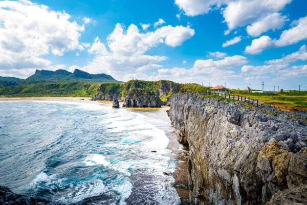 Japan goes Okinawa: Sushi, Shinto & Sunshine Vibes!