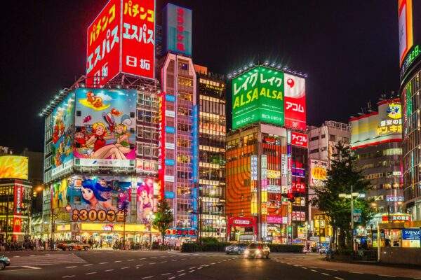 Japan & Hongkong: City Nights meet Neon Lights