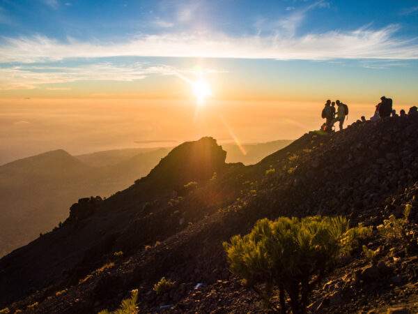 Bali, Lombok & Gili: Volcano Wonders & Surf Vibes